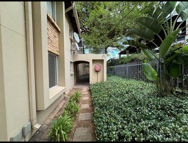 2 BEDROOM APARTMENT RENTED IN BRYANSTON